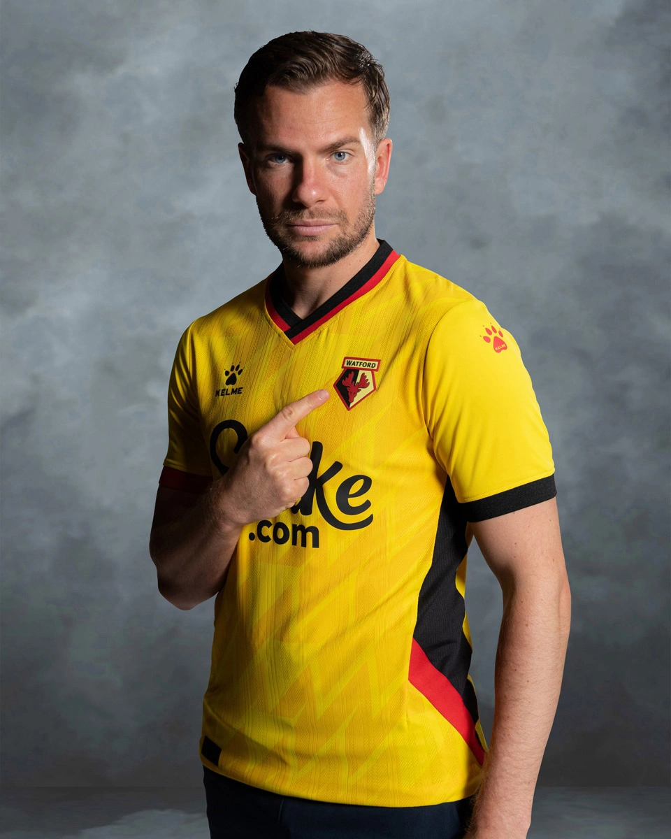 包含沃特福福主场战平，展现硬气的词条