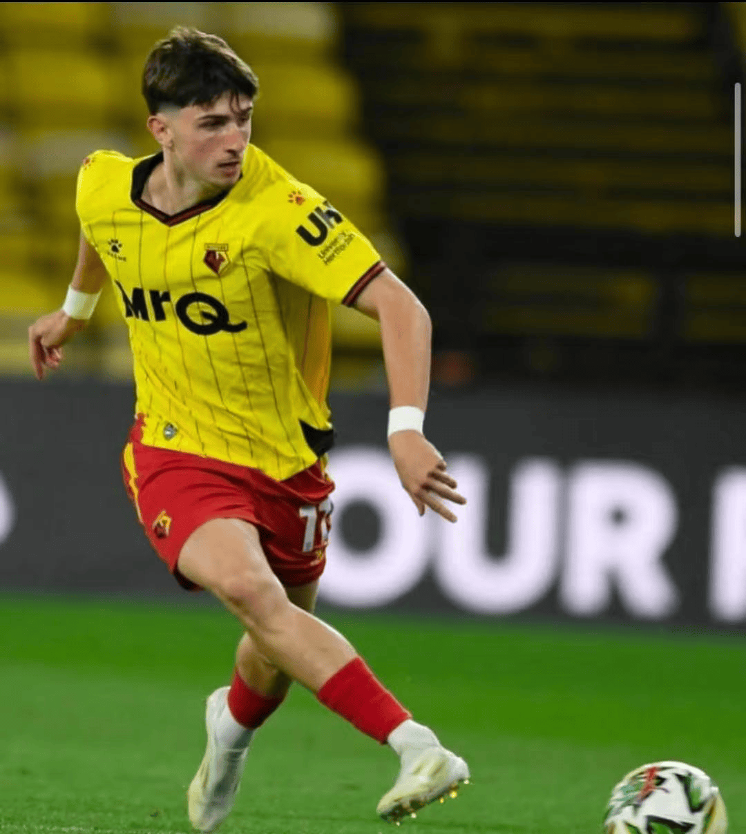 包含沃特福福主场战平，展现硬气的词条