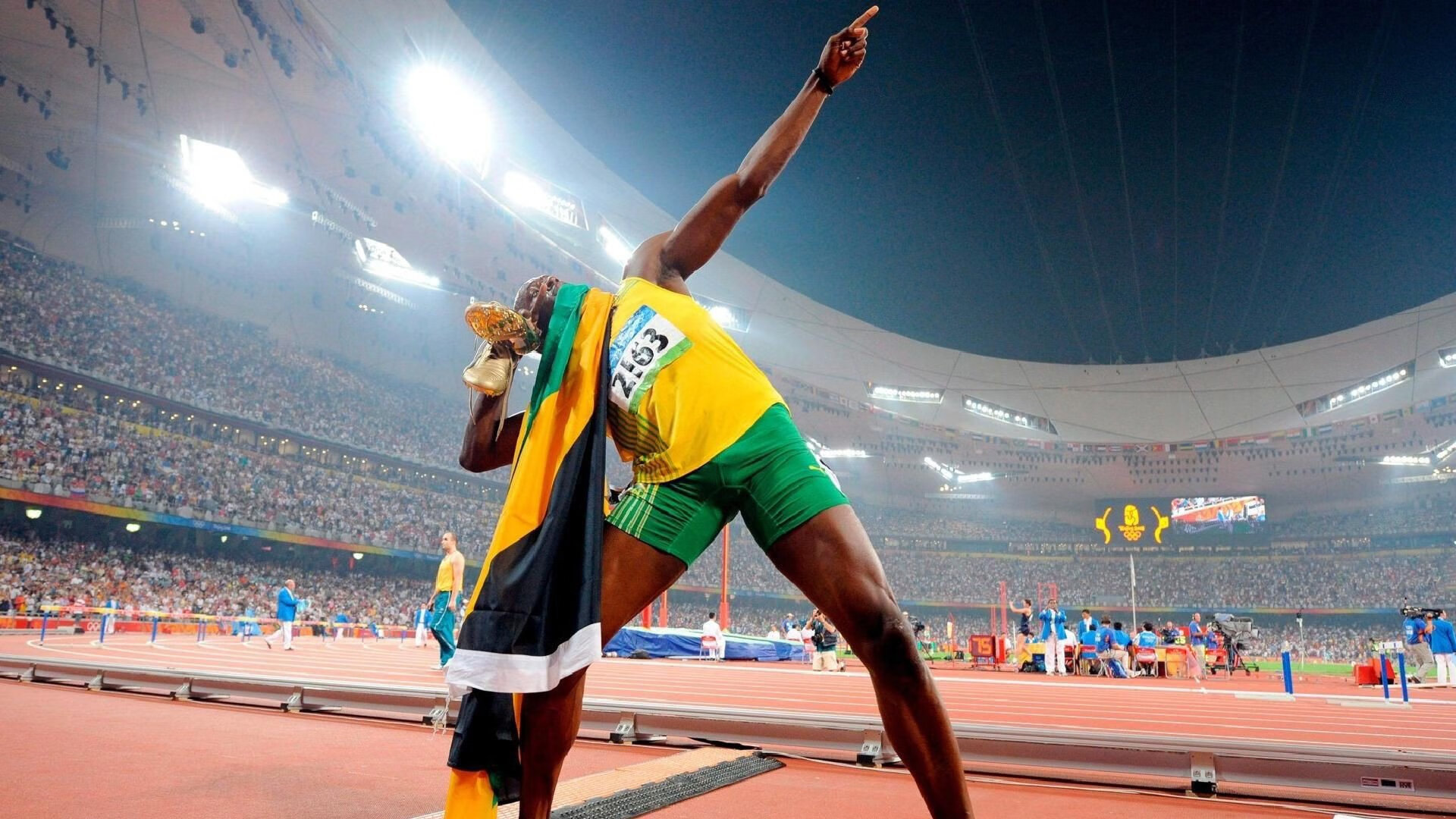 伊布精神照耀绿茵场，加拿大对阵哥伦比亚，诠释硬仗之王的真谛