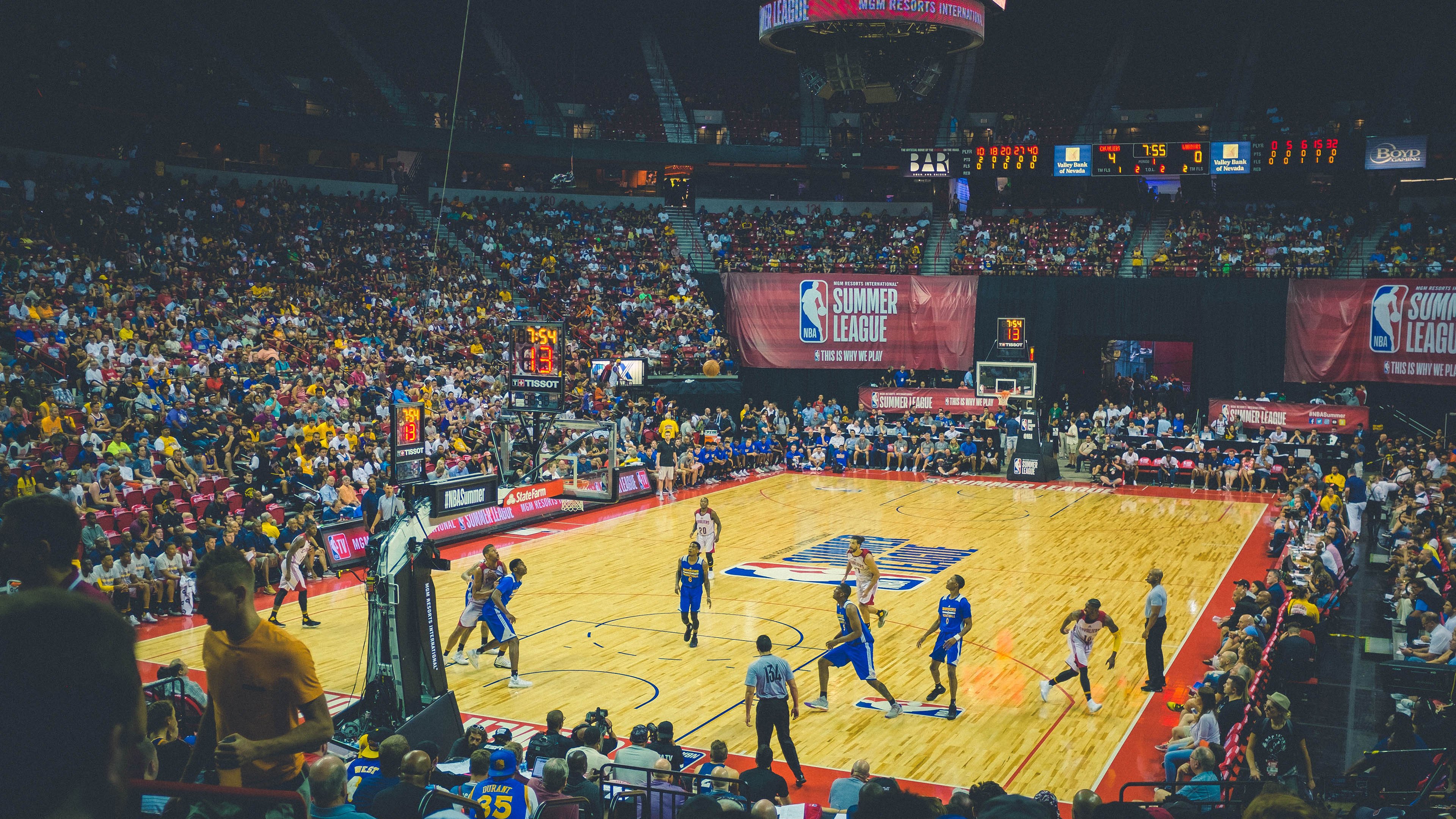 戈贝尔制胜一击，浙江队力克骑士展现团队篮球真谛